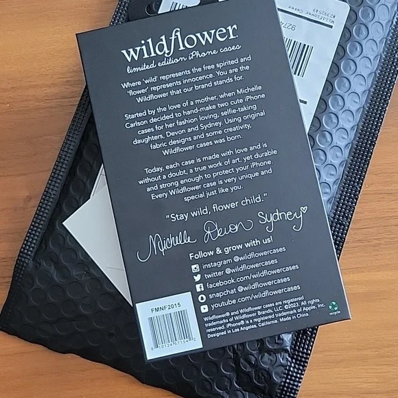 Wildflowers iPhone 15 Case - White with Blue Floral Pattern - Picture 4 of 4